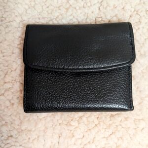 New Buxton black solid pebbled leather wallet